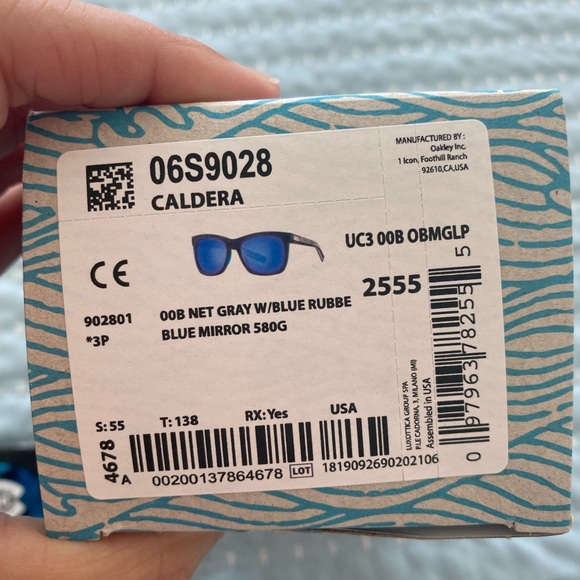 Women’s Costa Caldera Sunglasses - Picture 2 of 3